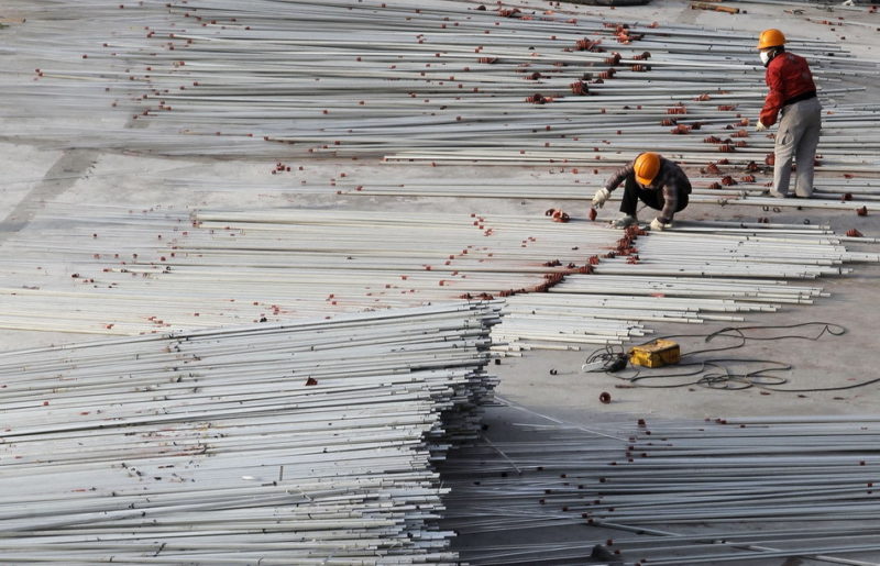 Heatherwick Studio – Seed Cathedral, UK Pavilion for Shanghai World Expo 2010, 15 m high, 10 m tall, 7.5 m long, 60,000 identical rods of clear acrylic, 250,000 seeds cast into the glassy tips