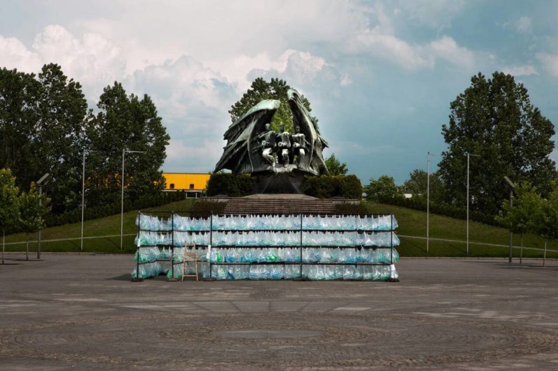 Luzinterruptus - Labyrinth of plastic waste, 2014, 6000 discarded water bottles, 7 x 5 m, Katowice, Poland