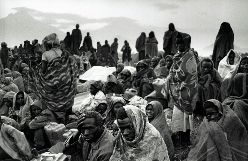 Sebastião Salgado - A group of Rwandan refugees in Goma, Zaire, 1994