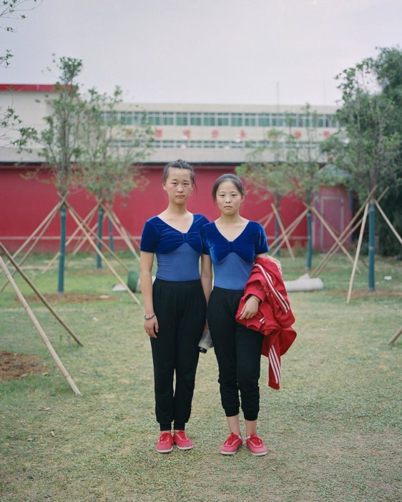 Shi Yangkun - Two dancers, Nanjie Village