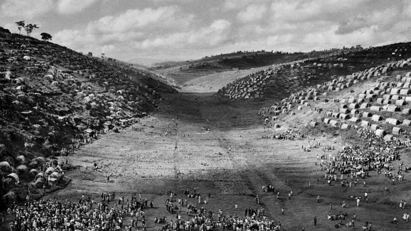 Sebastião Salgado - The refugee camps in the “Zone Turquoise”. Rwanda. 1995