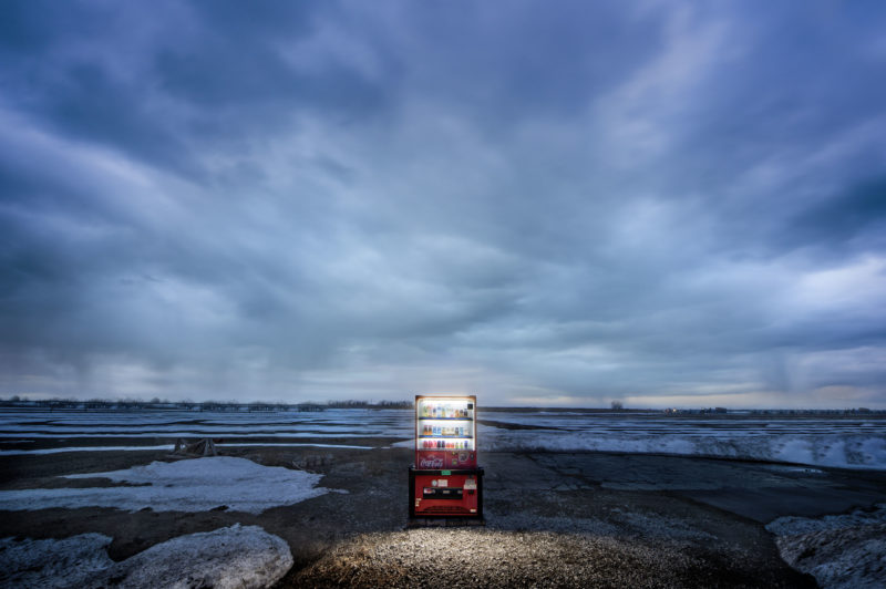 Eiji Ohashi - Vending Machines in Japan, Roadside Lights, Ebetu-City/Hokkaido