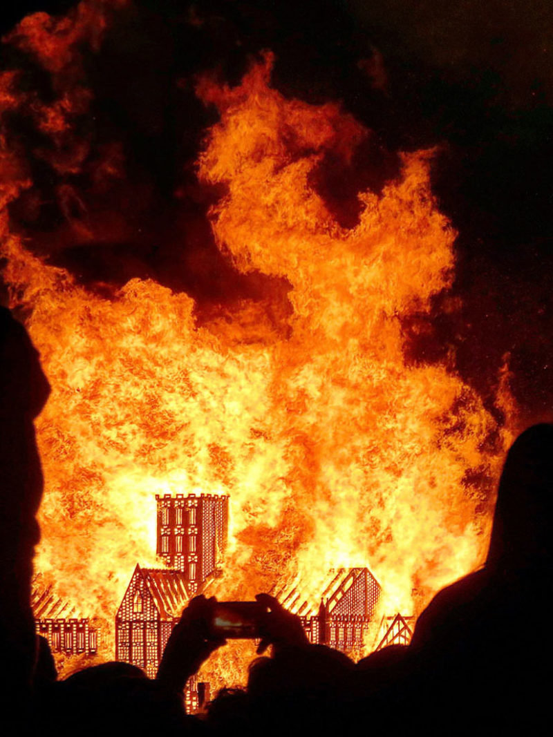 Great Fire of London: 120m replica of the London skyline burned