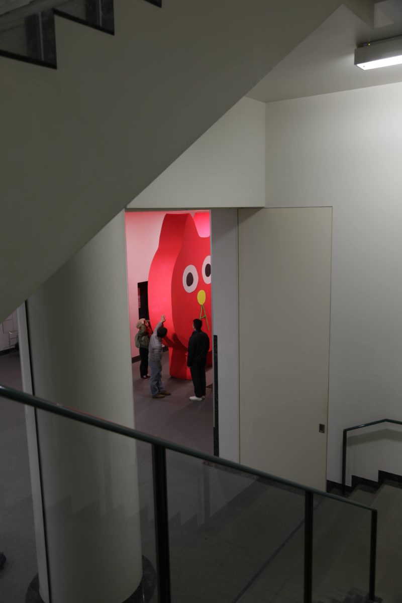 Takehiro Ikawa - Decoratorcrab - Mr. Kobayashi, The Pink Cat, 2017, wood, fluorescent paint, 400 x 540 cm, Hiroshima City Museum of Contemporary Art, Japan