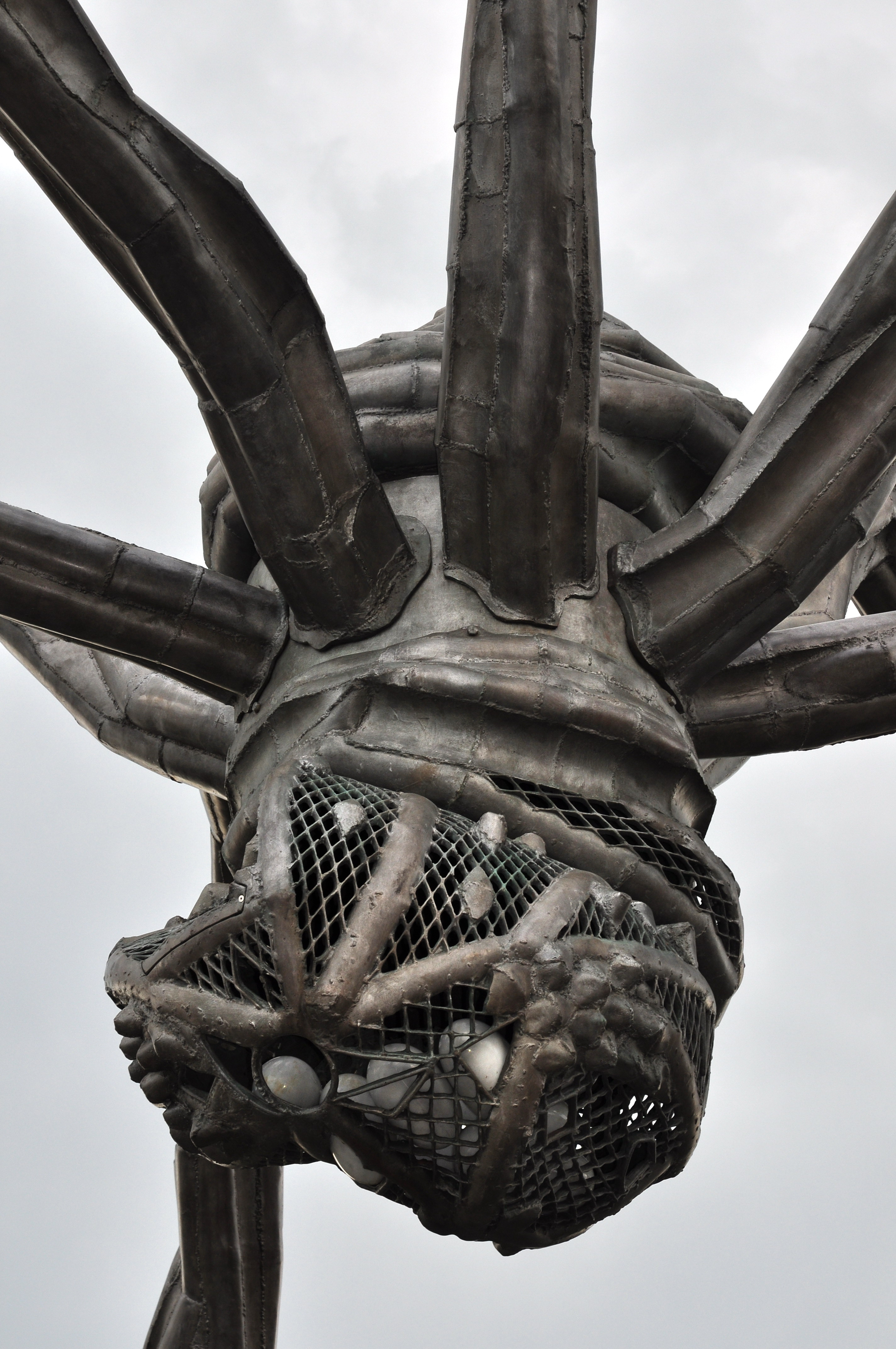 Giant Spider Sculptures by Louise Bourgeois – artjouer