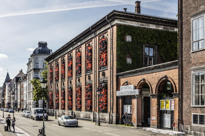 Ai Weiwei - Soleil Levant, 2017, life jackets in front of windows of facade, Kunsthal Charlottenborg, 2017, Anders Sune Berg