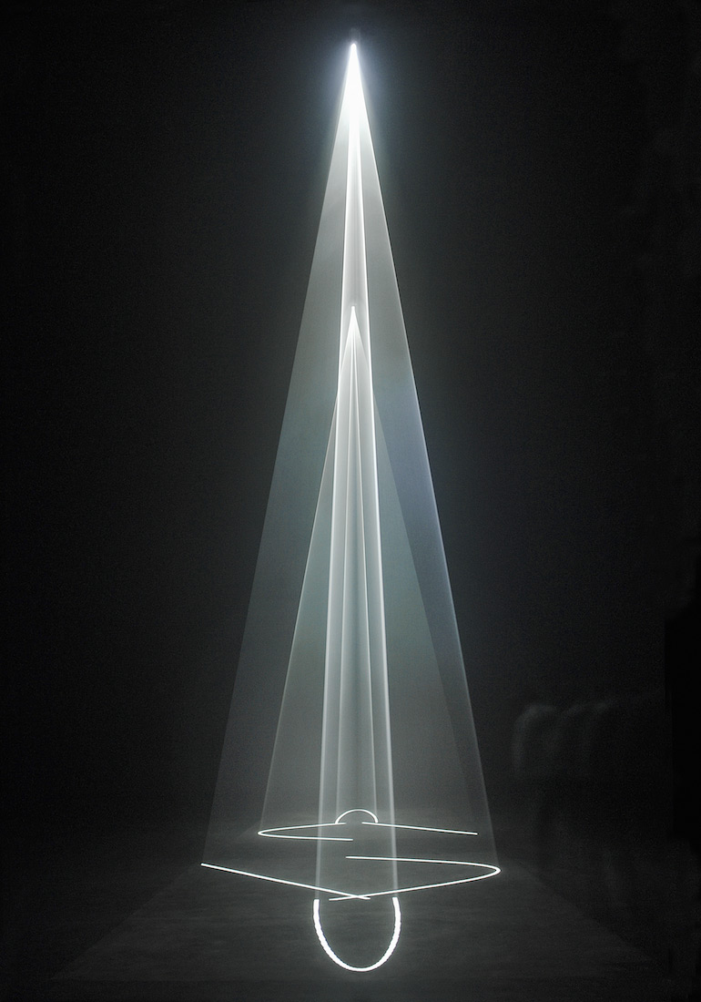 Anthony McCall - Between You and I, 2006 Installation view, Institut d’Art Contemporain, Villeurbanne, 2006