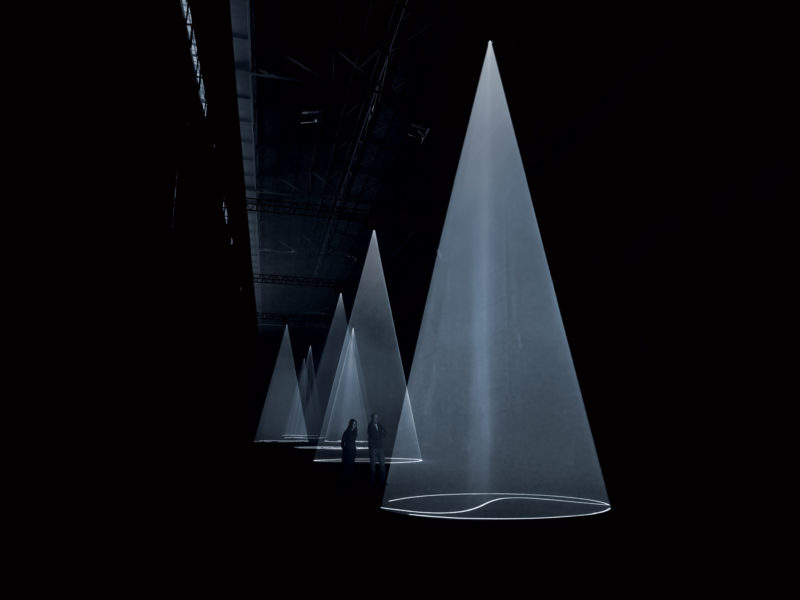 Anthony McCall - Breath (The Vertical Works), 2009, installation view at Hangar Bicocca, Milan, photo Giulio Buono