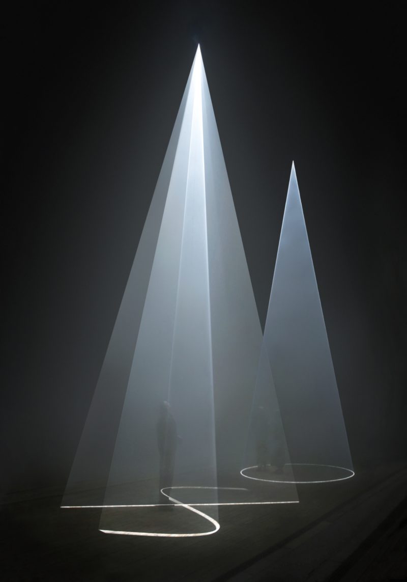 Anthony McCall - Installation view of Five Minutes of Pure Sculpture, Hamburger Bahnhof, Berlin, 2012