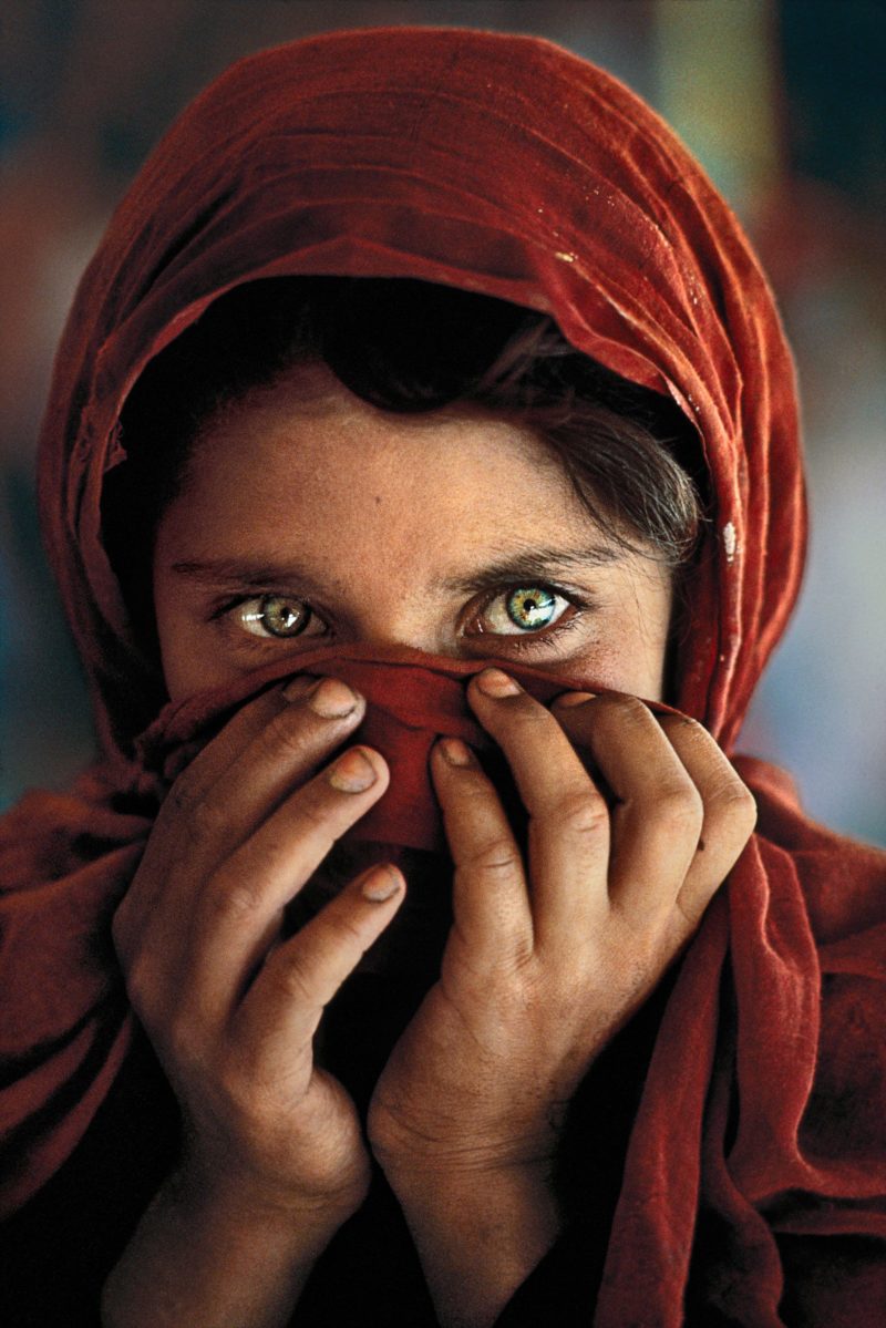 Steve Mccurry - Sharbat Gula, Nasir Bagh Refugee Camp, Peshawar, Pakistan