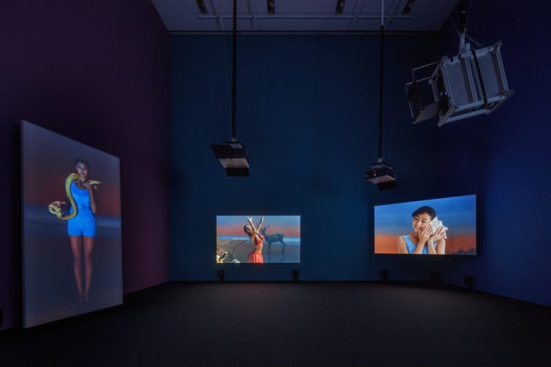 Yang Fudong - The Coloured Sky - New Women II, 2014, video installation, color, sound 15 min 48 sec., installation view, October 18, 2017 - March 11, 2018, Espace Louis Vuitton, Tokyo