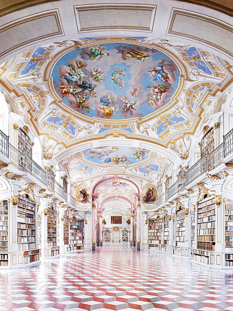 Candida Höfer helps you discovering the world's most stunning libraries