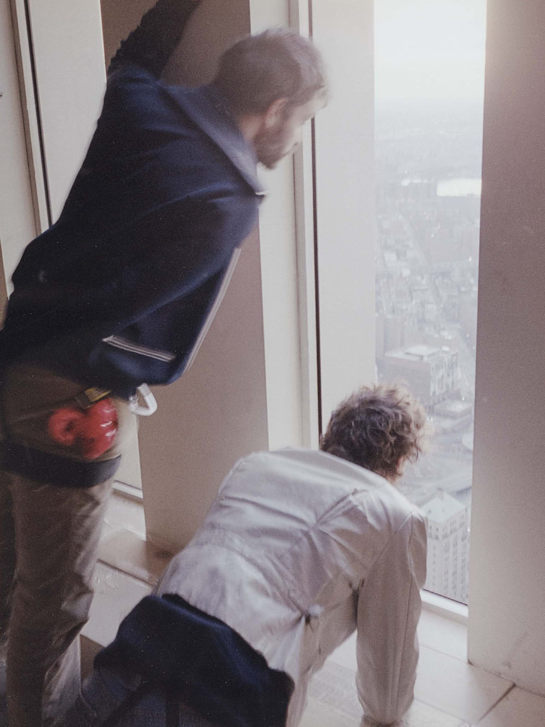 Gelitin – The B-Thing, March 2000, installation, 91st Floor of WTC 1 Kopie 2