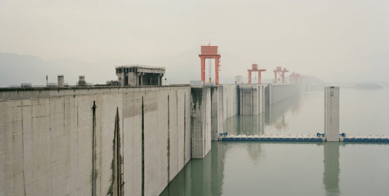 Nadav Kander – Three Gorges Dam I (The State is Shattered, Mountains and Rivers Remain), Yichang, Hubei Province