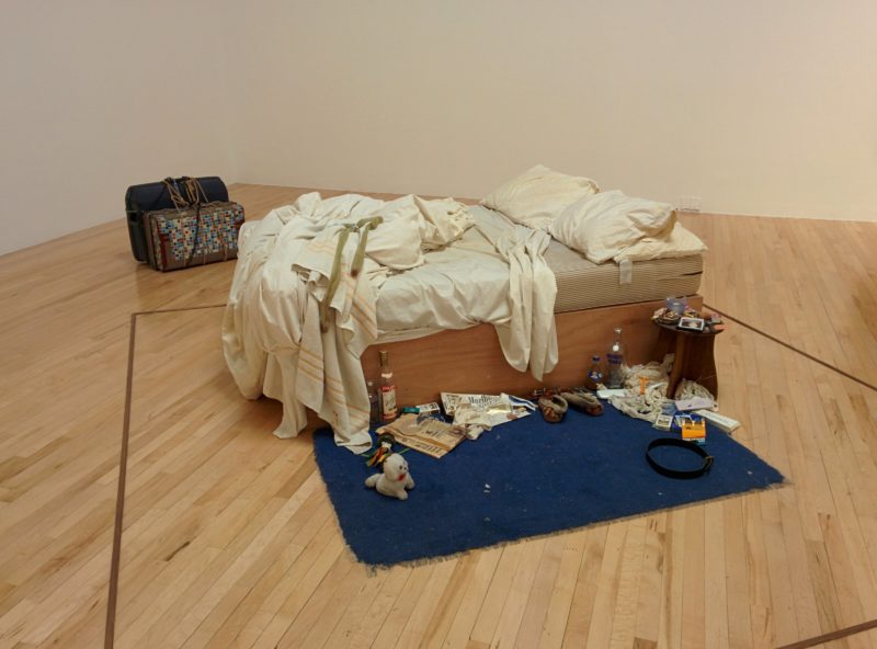 Tracey Emin – My Bed, 1998, box frame, mattress, linens, pillows and various objects, overall display dimensions variable