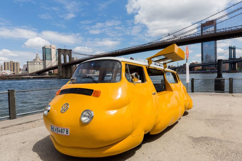 Erwin Wurm - Hot Dog Bus, 2018, VW T2b and mixed media, 220 x 250 x 550 cm (86.6 x 98.4 x 216.5 in.)