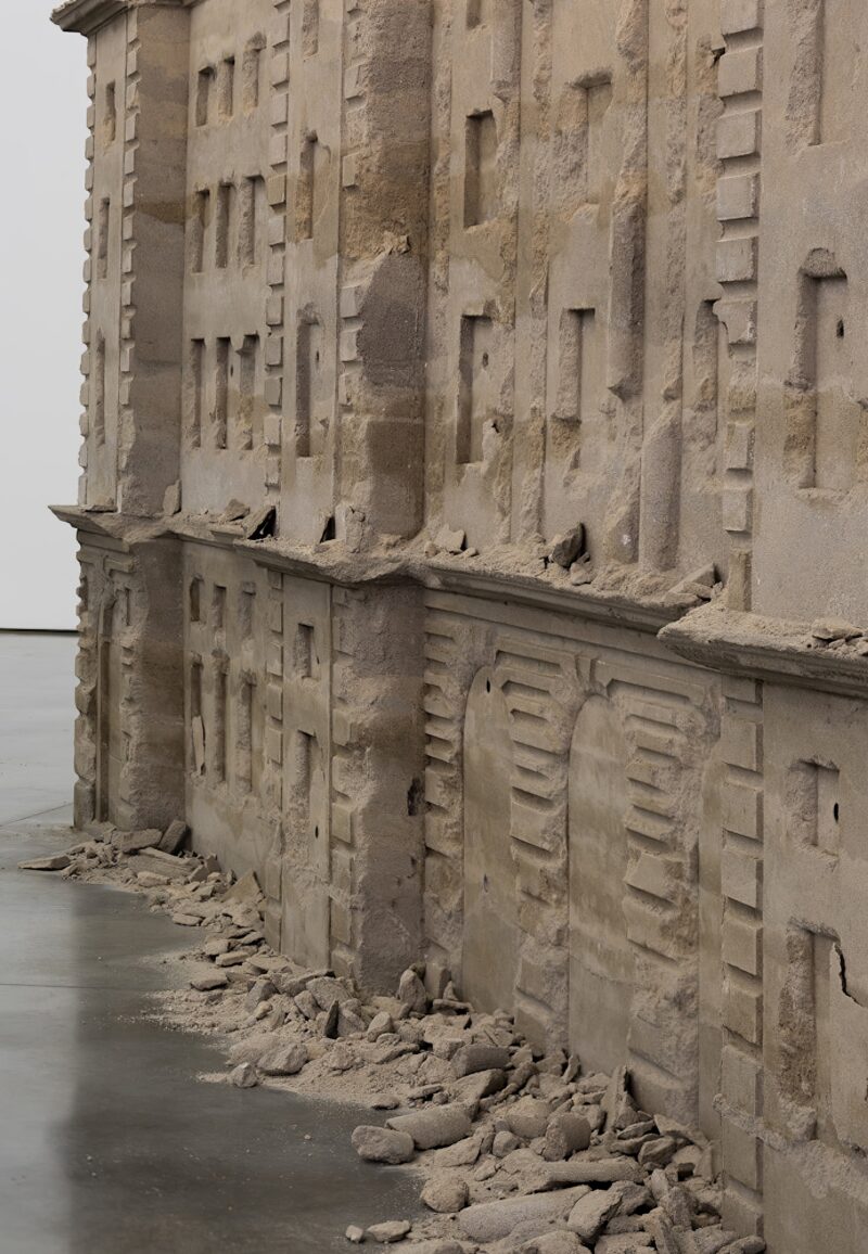 Huang Yong Ping – Bank of Sand, Sand of Bank, 2000, sand, concrete, 349.9 x 600.1 x 429.9 cm, Gladstone Gallery, New York, 2018