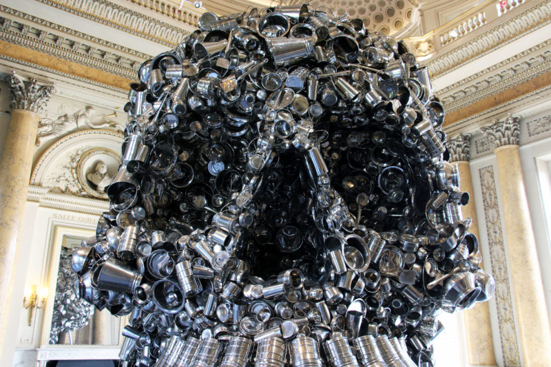 Subodh Gupta – Very Hungry God, 2006, hundreds of stainless steel containers, 360 x 280 x 330 cm, installation view, Monnaie de Paris