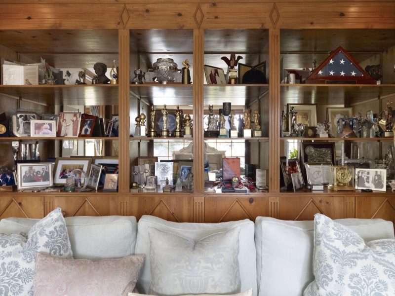 Catherine Opie – The trophy room, from 700 Nimes Road, Elizabeth Taylor's home