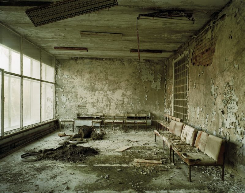 Nadav Kander - Hospital Reception, Ground Floor, Pripyat, 2004