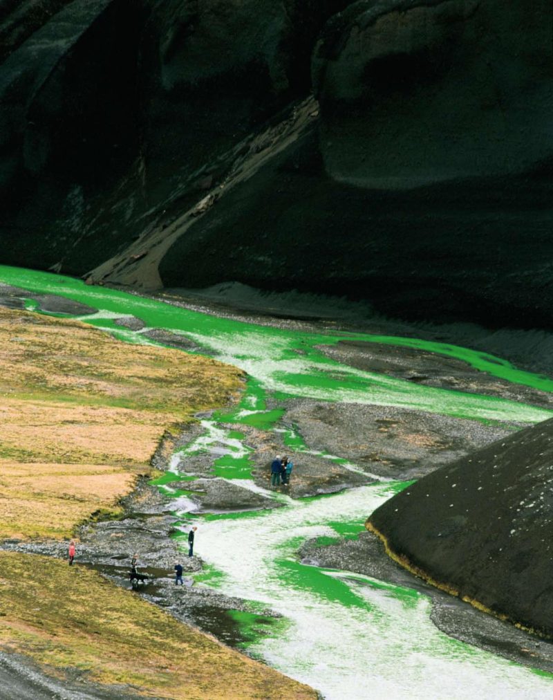 Olafur Eliasson – Green river, 1998, uranin, water, The Northern Fjallabak Route, Iceland, 1998