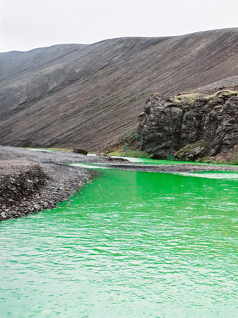 Olafur-Eliasson-–-Green-river-1998-uranin-water-The-Northern-Fjallabak-Route-Iceland-1998