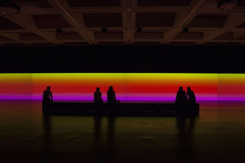 Carsten Nicolai – unicolor, 2014, DLP-projectors, DMX-LED lights, projection screen, mirrors, computer, sound, bench with loudspeakers