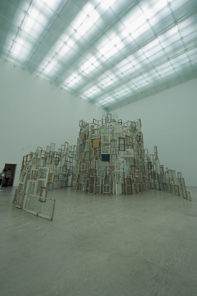 Chiharu Shiota - A Room of Memory, 2009, old wooden windows, group exhibition Hundred Stories about Love, 21st Century Museum of Contemporary Art, Kanazawa, Japan