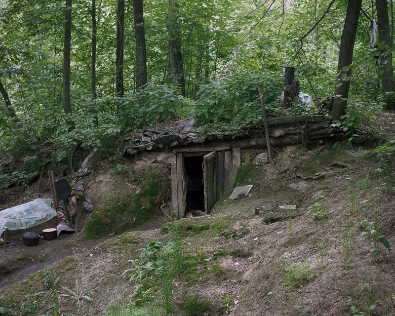 Danila Tkachenko - Escape, hermit's house in Russian wilderness