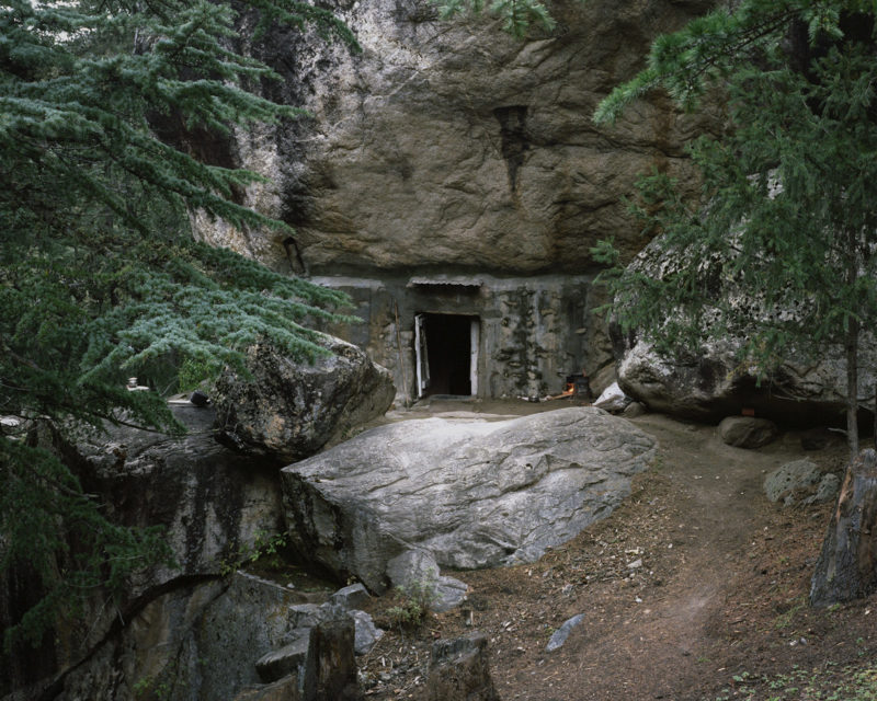 Danila Tkachenko - Escape, hermit's house in Russian wilderness