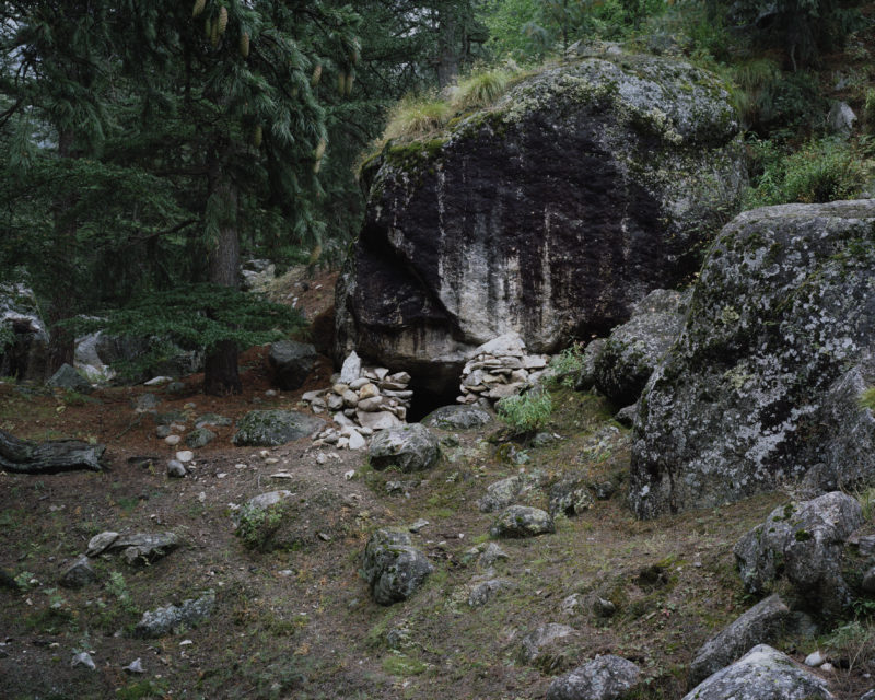 Danila Tkachenko - Escape, hermit's house in Russian wilderness