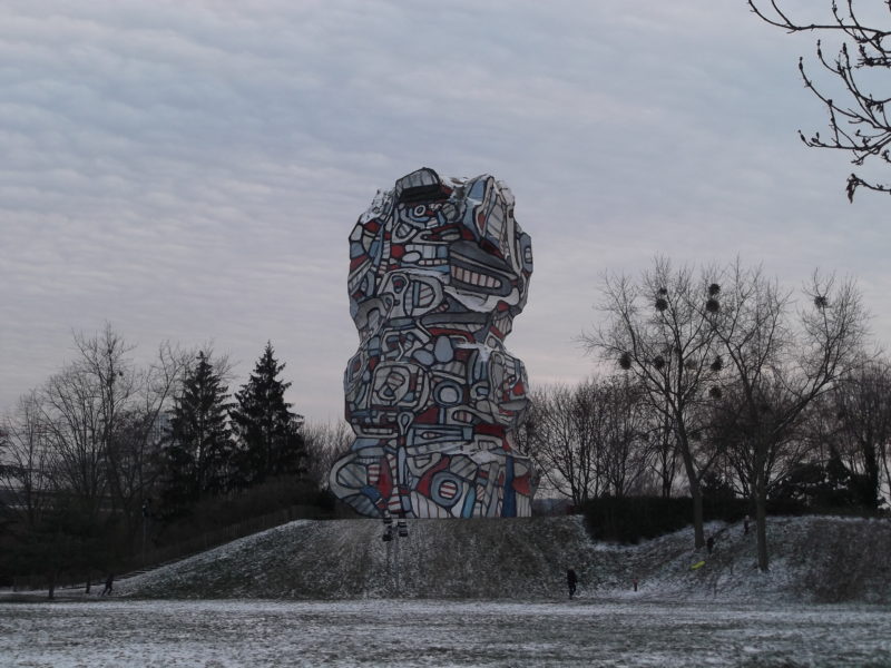 Jean Dubuffet - Tour aux figures, produced between 1985 and 1988 according to the 1967 model, epoxy painted with polyurethane on a concrete structure, height 24m