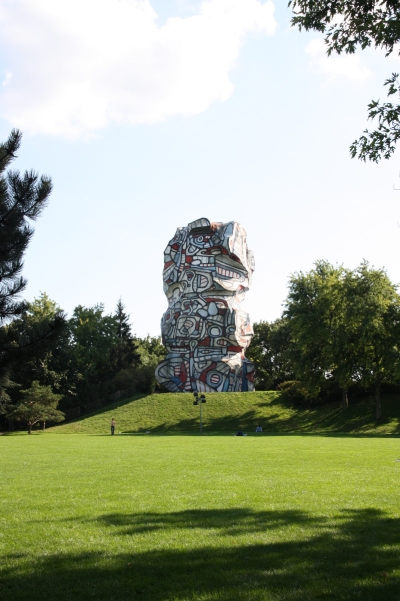 Jean Dubuffet - Tour aux figures, produced between 1985 and 1988 according to the 1967 model, epoxy painted with polyurethane on a concrete structure, height 24m