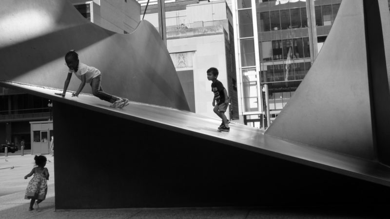 Pablo Picasso – Untitled (Chicago Picasso), 1967, Cor-ten steel, 15.2m (50 ft.) tall, 147 ton, installation view, Daley Plaza, Chicago