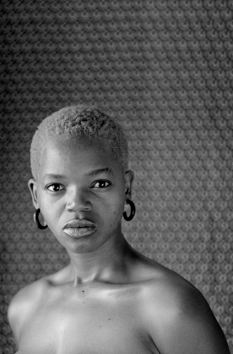 Zanele Muholi - Pam Dlungwana Vredehoek, Cape Town, 2011