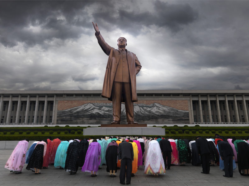 Eric Lafforgue – North Korea - People offer respect in the Great Mansudae Monument, in Pyongyang