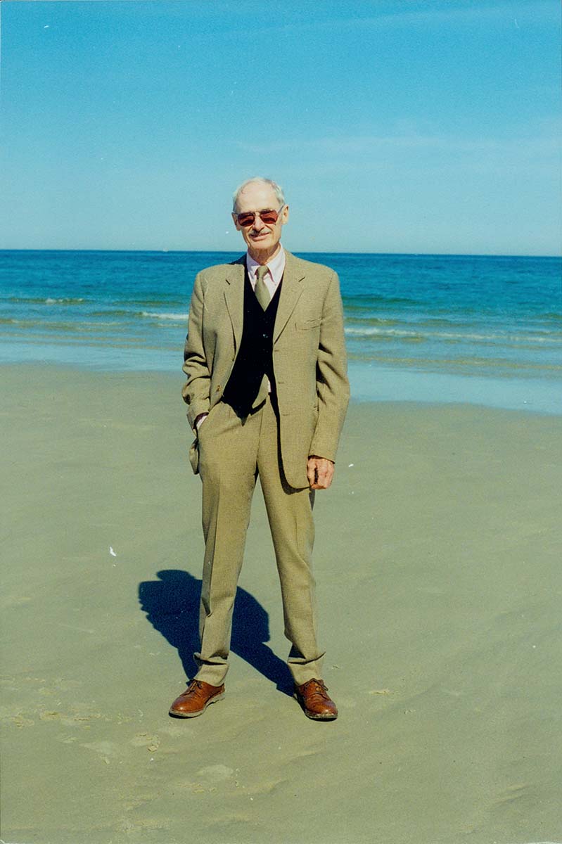 Richard Artschwager on Cape Cod, 1998, photo Ann Artschwager