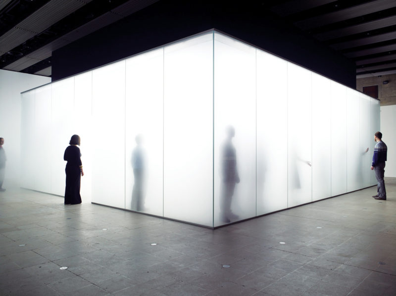 Antony Gormley - Blind Light, 2007, fluorescent light, water, ultrasonic humidifiers, toughened low iron glass, aluminium, 320 x 978,5 x 856,5 cm, installation view, Hayward Gallery, London, 2007