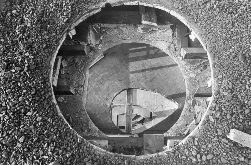 Gordon Matta-Clark - Conical Intersect, 1975