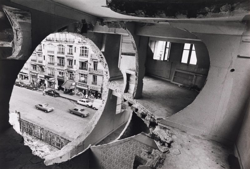 Gordon Matta-Clark - Conical Intersect, 1975