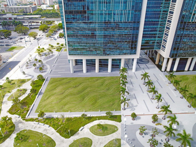 Maya Lin - Flutter, 2005, sand, grass, 134m x 32m x 0.9m tall (459’ x 105’ x 3' tall), installation view, Wilkie D. Ferguson, Jr. Federal Courthouse, Miami, FL