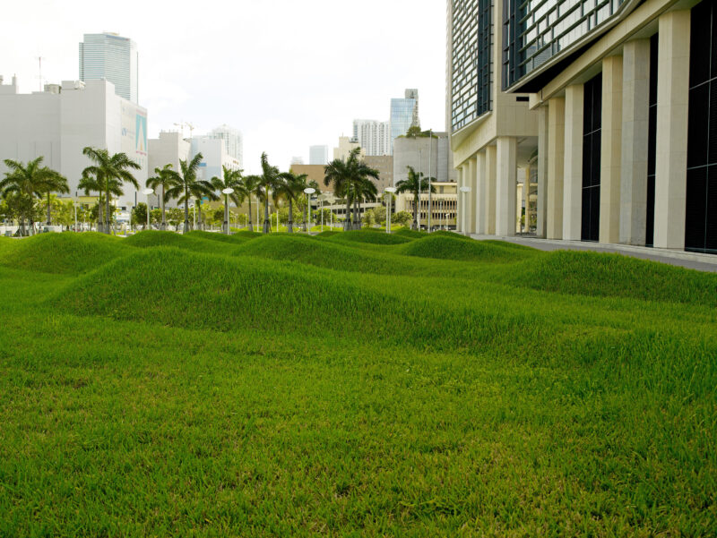 Maya Lin - Flutter, 2005, sand, grass, 134m x 32m x 0.9m tall (459’ x 105’ x 3' tall), installation view, Wilkie D. Ferguson, Jr. Federal Courthouse, Miami, FL