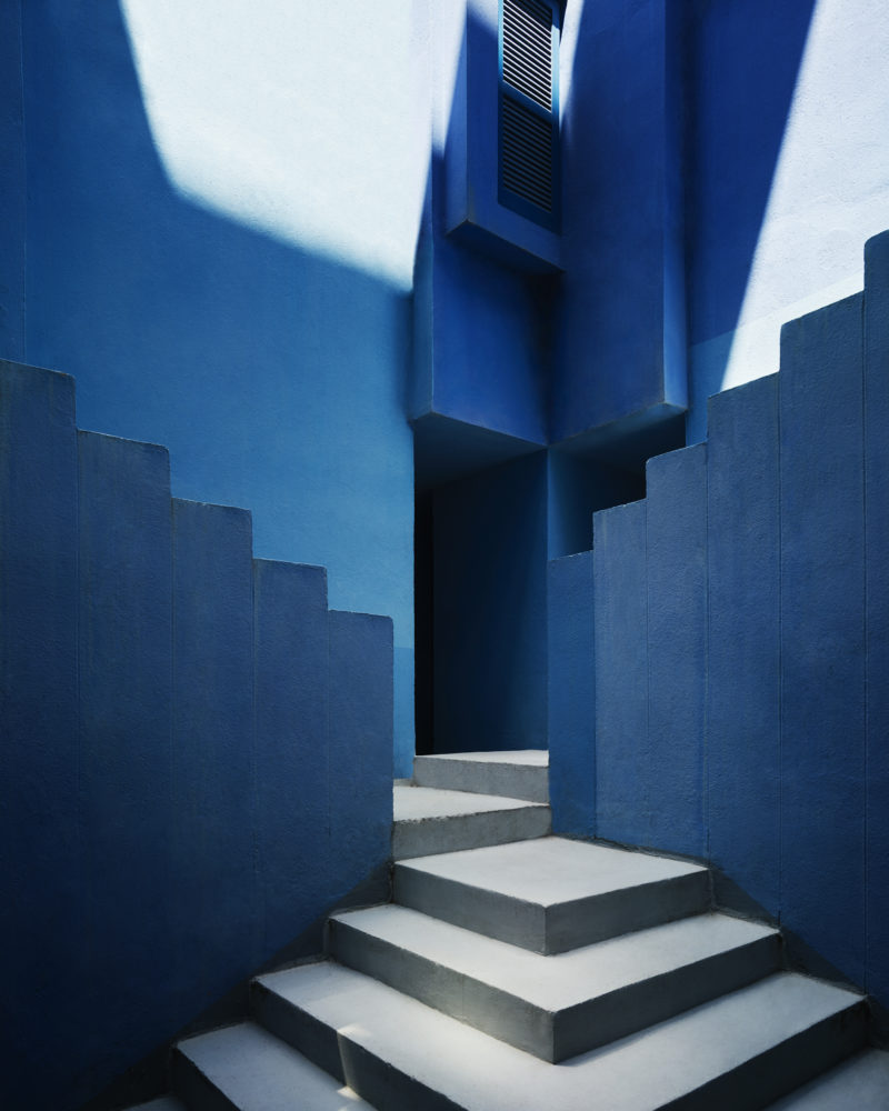 Ricardo Bofill – La Muralla Roja, 1973, Calpe, Alicante, Spain - Blue staircase