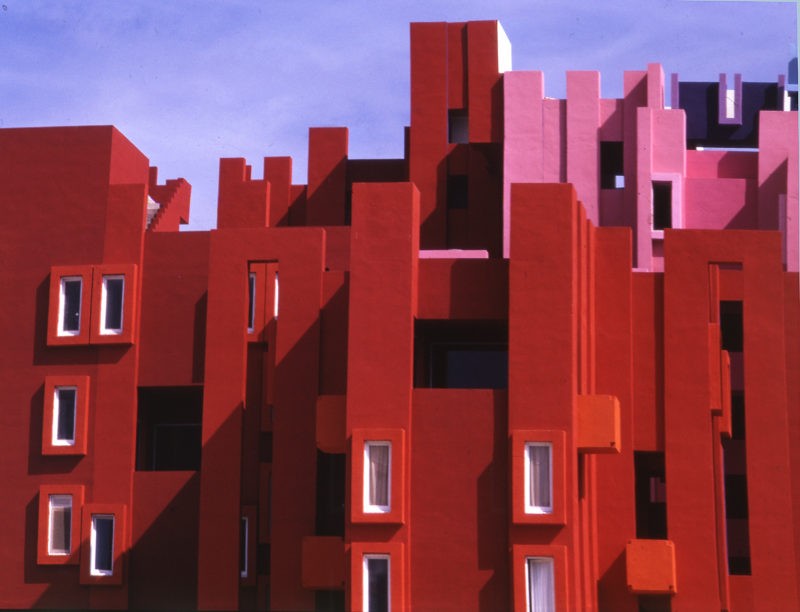 Ricardo Bofill – La Muralla Roja, 1973, Calpe, Alicante, Spain - Facade