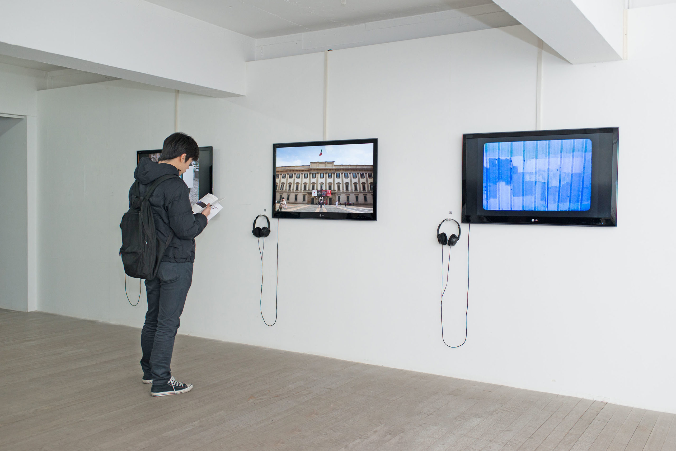 Left: Andre Hemer – Right: Matt McCormick - Installation view, Total Museum of Contemporary Art, Seoul, South Korea