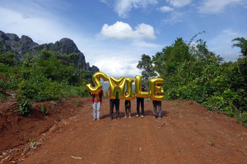 Laos, Vang Vieng - Smile (#344), Silence Was Golden, golden balloons