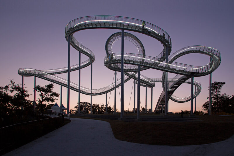 Mutter/Genth - SpaceWalk, 2001, large-scale walk-in sculpture, galvanized steel, stainless steel, Led lighting, grating floors, concrete foundations, 24,6 m height x 60 m width x 57 m depth, track length approx. 333 m, installation view, Hwanho-Park, Pohang, South Korea