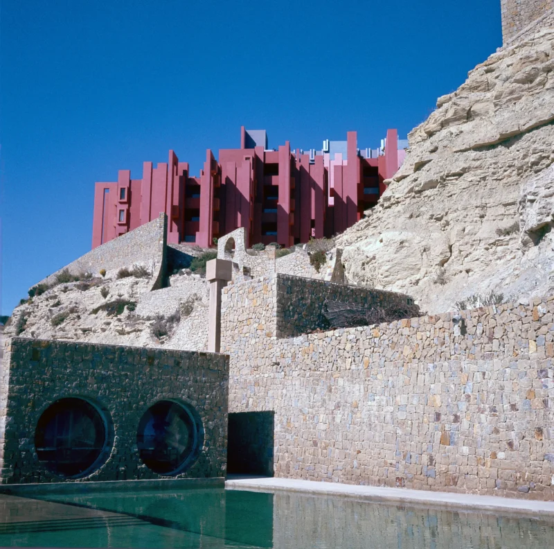 Ricardo Bofill – La Muralla Roja, 1973, Calpe, Alicante, Spain – View from the swimming pool