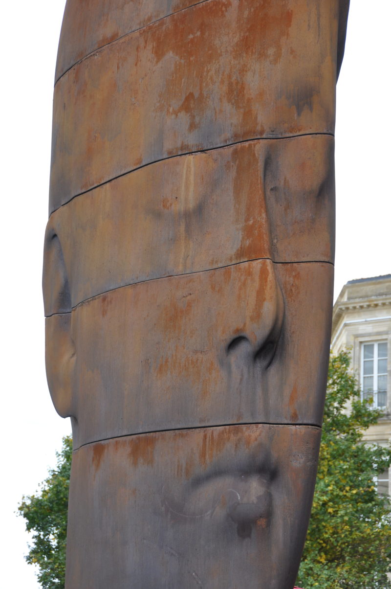 Jaume Plensa - Sanna, 2013, cast iron, 703 x 255 x 90 cm, Place de la Comédie, Bordeaux, France