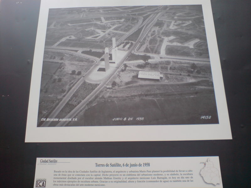 Aerial view of <em>Torres de Satélite</em>, 1958 